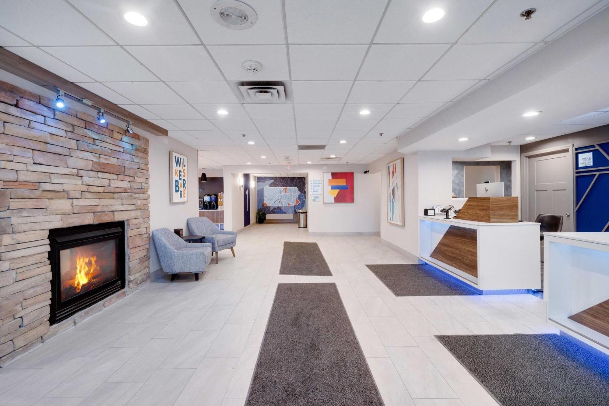 Holiday Inn Express Wilkes Barre East By Ihg Esterno foto